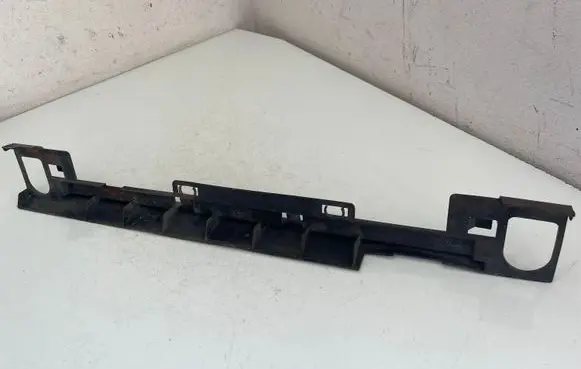 Renault Clio III Intercooler air guide/duct channel 8200249839 8200249839D