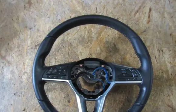 Nissan Qashqai Steering wheel