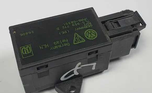 Porsche Cayenne (9PA) Seat heating relay 7L0959772D