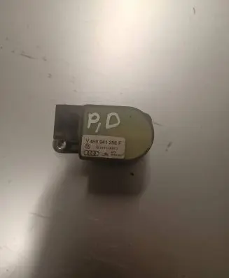Headlight/headlamp level sensor