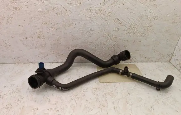 Coolant pipe/hose
