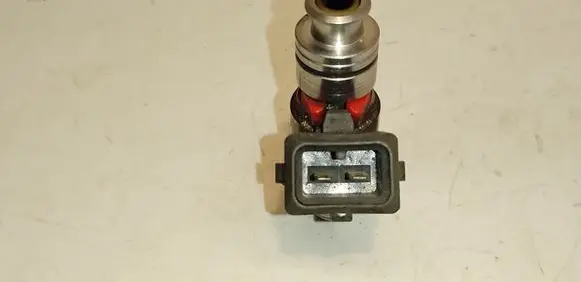Volkswagen Golf IV Fuel injector 036031C