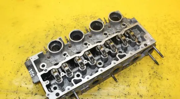 Peugeot 206 Engine head 