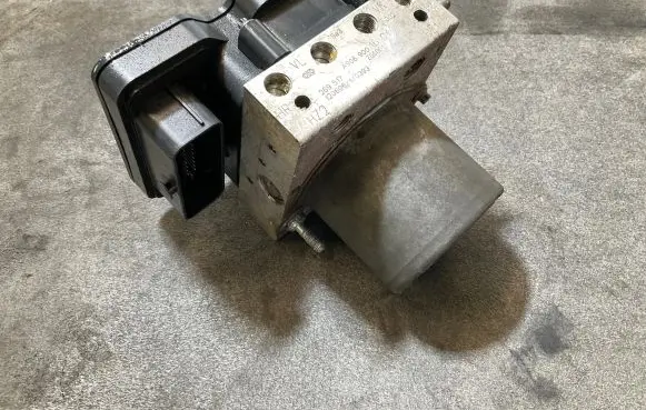 Mercedes-Benz Sprinter W906 ABS Pump A9069001601 269517 ZGS001