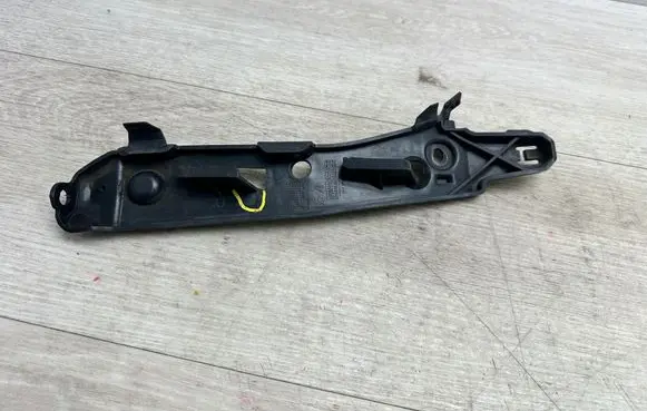 Porsche Cayenne (92A) Fender mounting bracket 7P5807050B 95850505001