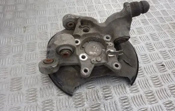 Rear wheel hub