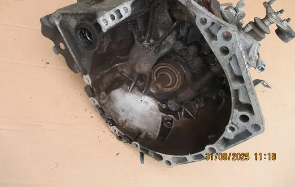 Toyota Aygo AB40 Manual 5 speed gearbox 121212