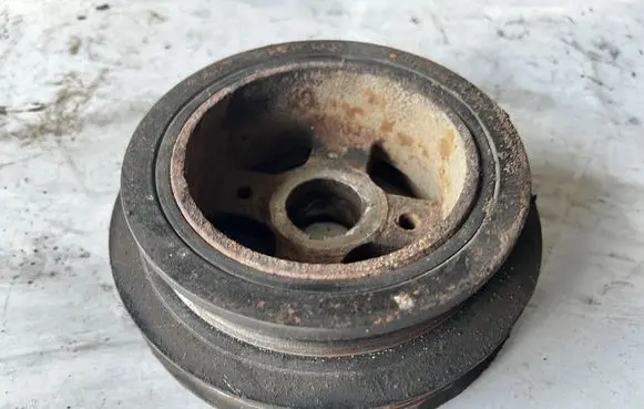 Toyota RAV 4 (XA20) Crankshaft pulley