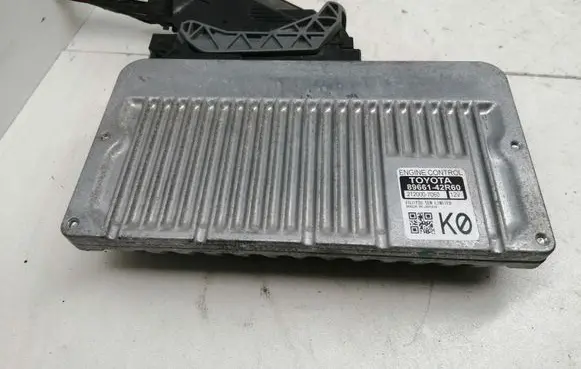 Toyota RAV 4 (XA40) Engine control unit/module 8966142R60 2120007060
