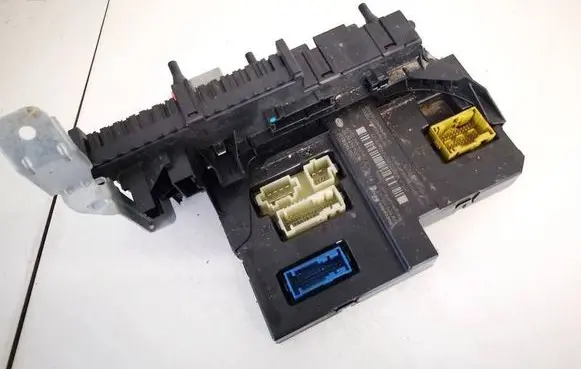 Mercedes-Benz C AMG W204 Fuse box set 2045458301