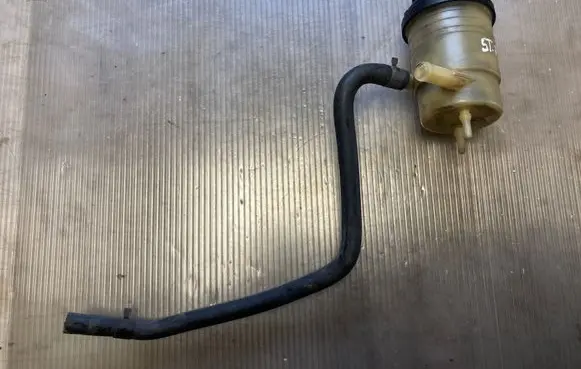 Hyundai Santa Fe Power steering fluid tank/reservoir 