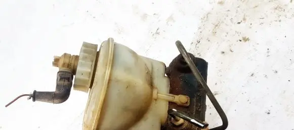 Volkswagen Golf III Master brake cylinder