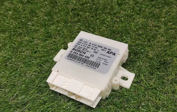 Mercedes-Benz E W212 Parking PDC control unit/module A2129009505 A2129011500 0263004435