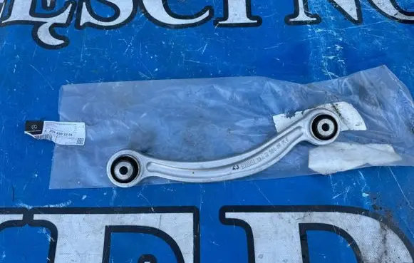 Mercedes-Benz C W204 Rear control arm A2043502206