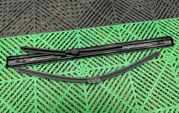 BMW 3 G20 G21 Front wiper blade arm 2163749