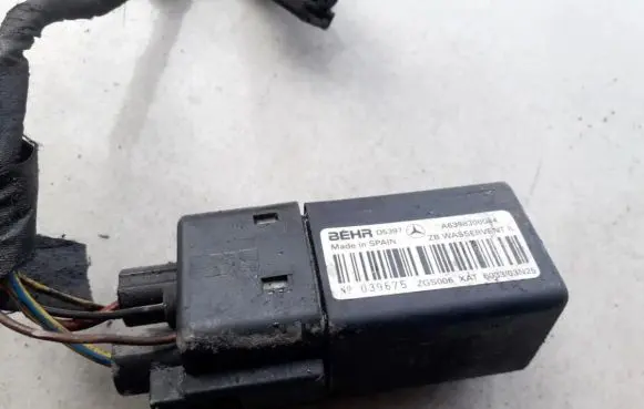 Mercedes-Benz Vito Viano W639 Other relay A6398300084 D5397