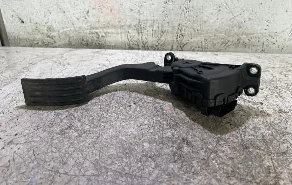 Mazda 3 I Accelerator throttle pedal 4M519F836AG 6PV00864101