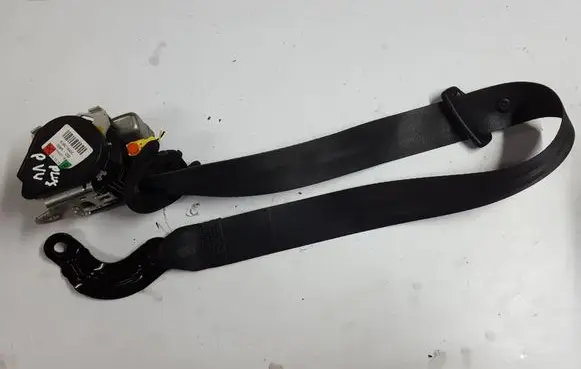 Volkswagen Golf VI Front seatbelt 