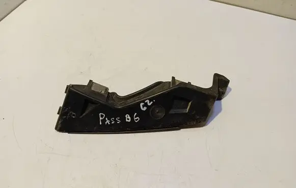 Volkswagen PASSAT B6 Front bumper mounting bracket 3C0807506