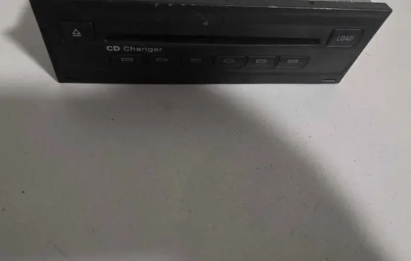 Audi A6 S6 C6 4F CD/DVD changer 4E0910110E