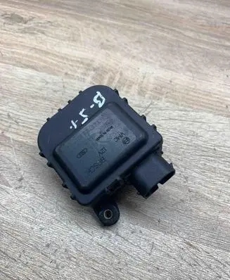 Volkswagen PASSAT B5.5 Air flap motor/actuator 0132801215