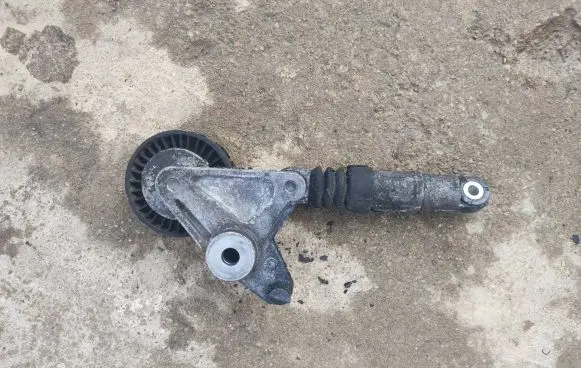 Audi Q7 4L Alternator belt tensioner 