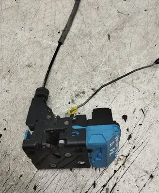 Volvo V70 Front door lock V8UF0 9GF30