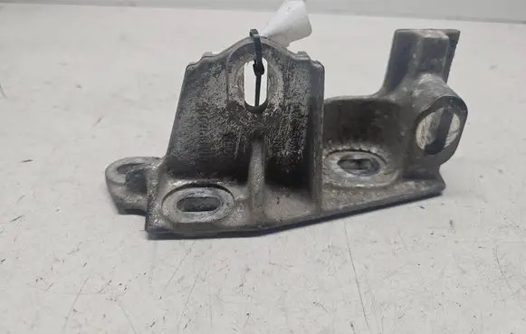 Seat Alhambra (Mk1) Engine mounting bracket 7M0199600C