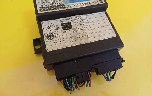 Opel Frontera B Comfort/convenience module 8971864010