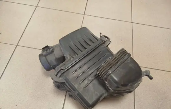 KIA Sportage Air filter box 281102S000