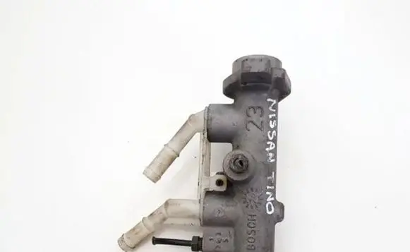 Nissan Almera Tino Master brake cylinder 22157879