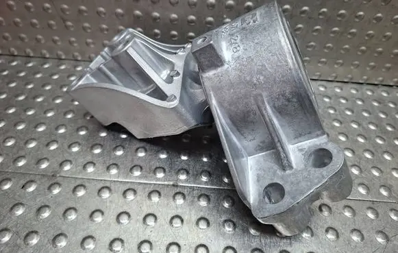 Fiat Doblo Engine mount bracket S27649705 517991100