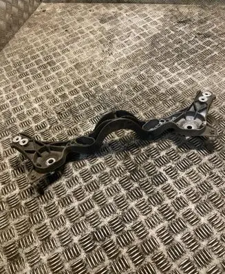 BMW X3 E83 Rear differential/diff mount bracket 3404621
