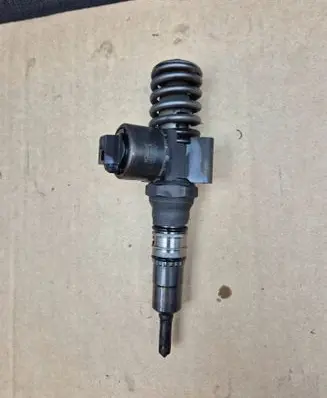 Audi A4 S4 B7 8E 8H Fuel injector 03G130073G