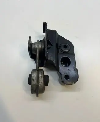 Renault Kadjar Gearbox mount 113604EA0A 615L