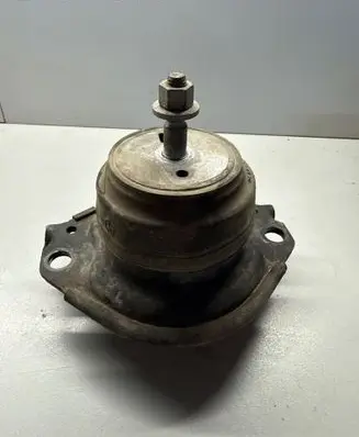 Engine mount bracket