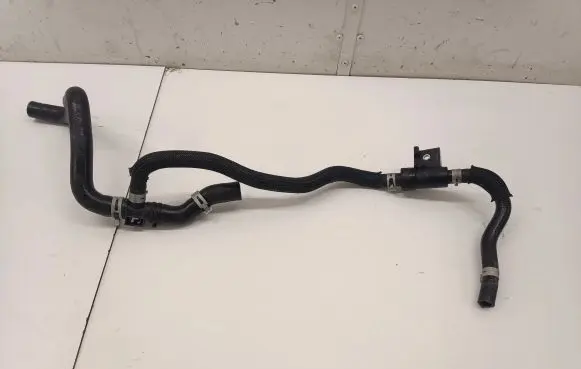 Nissan Qashqai J12 Engine coolant pipe/hose