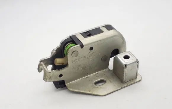 Loading door lock