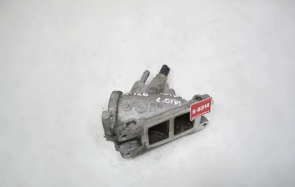 Volkswagen Caddy Engine shut-off valve 04L128637A