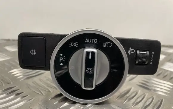 Mercedes-Benz C W204 Light switch A2049053103