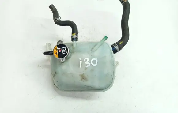 Hyundai i30 Coolant expansion tank/reservoir 25430-F3300