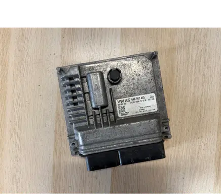 Audi A1 Engine control unit/module 04B907445