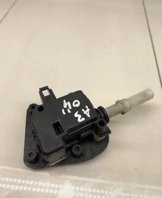 Audi A3 S3 8L Tailgate boot lock/latch motor 