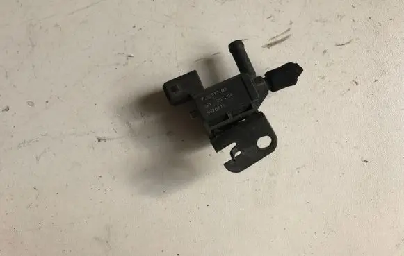 Volvo S80 Vacuum valve 9470775