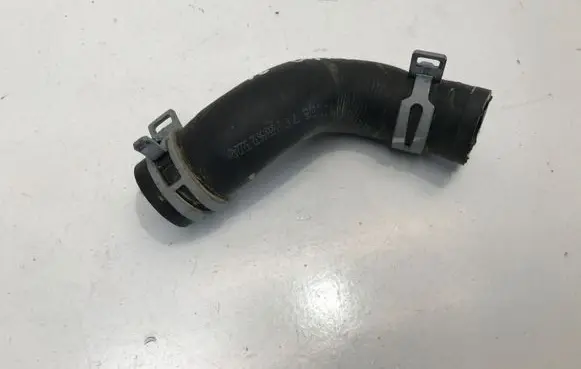 Volvo XC40 Engine coolant pipe/hose 32224240