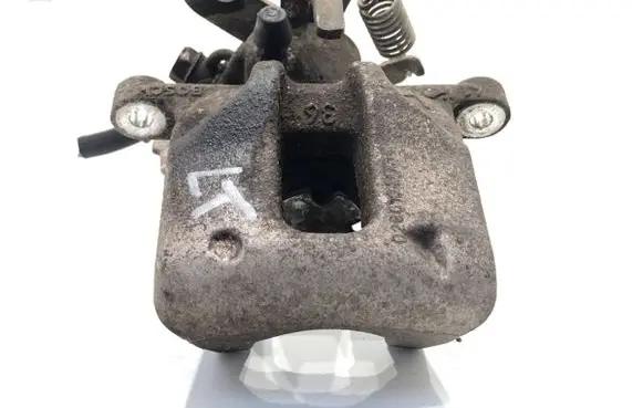 Toyota Auris E180 Rear brake caliper 