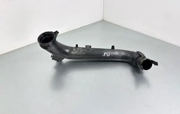 Volkswagen PASSAT B8 Intercooler hose/pipe 04E145673F