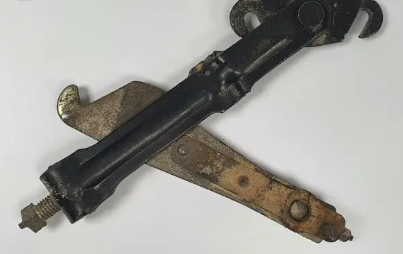Mercedes-Benz COMPAKT W115 Handbrake/parking brake lever assembly