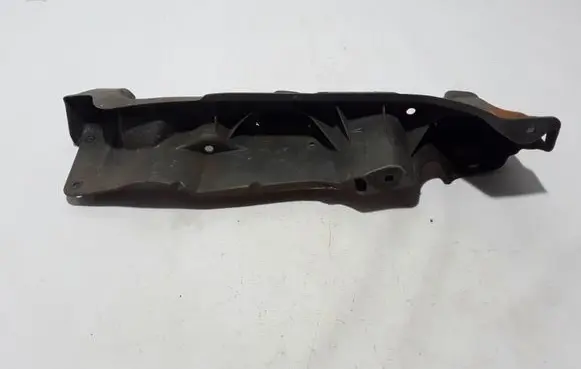 Renault Kangoo II Fender mounting bracket 8200381902