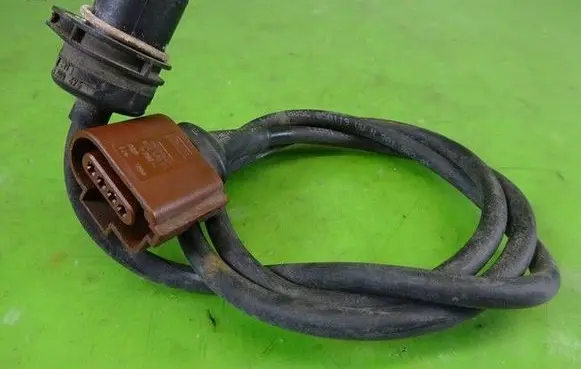 Skoda Fabia Mk1 (6Y) Steering angle sensor 6700000475